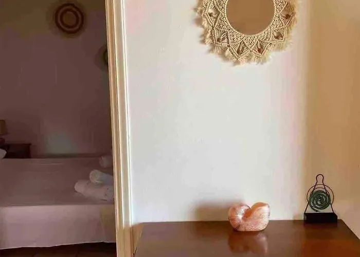 Tania House , Loggos Paxos