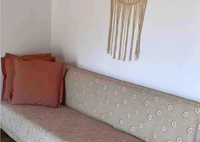 Tania House , Loggos Paxos Longós